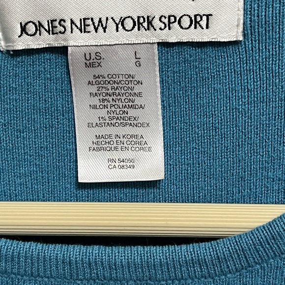 Jones New York Sport, blue, 2 piece set, size large, smoke free, - Picture 3 of 8